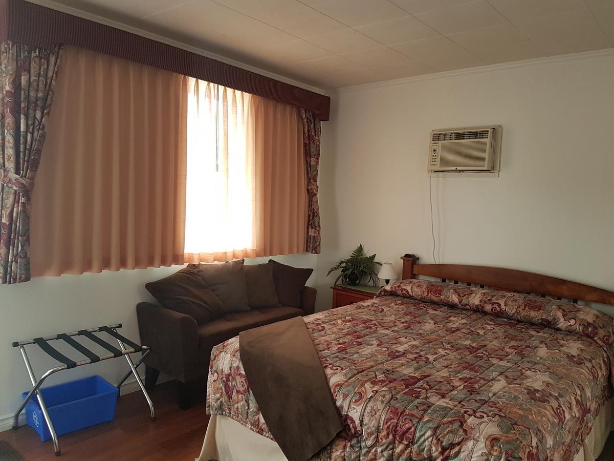 Flamingo Motel Cranbrook Kültér fotó
